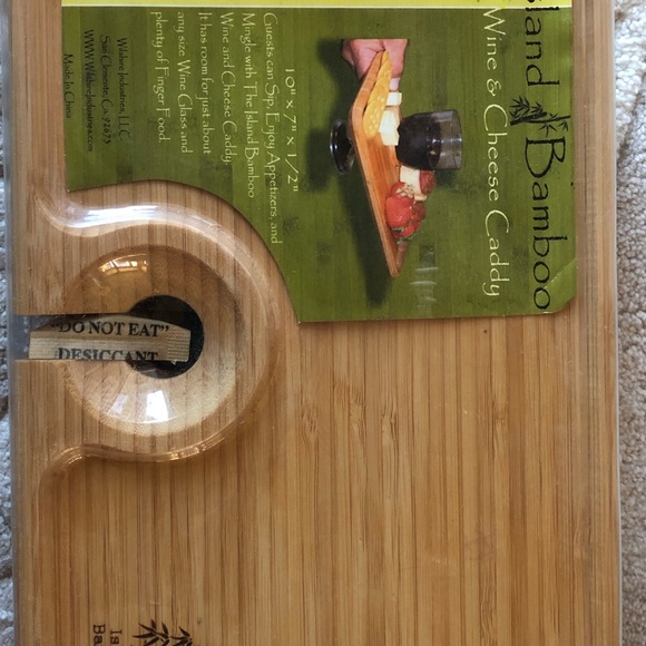 Wine and cheese caddy, plus utensils - Picture 2 of 4